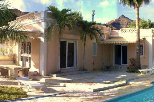 www.villa-tauro.com