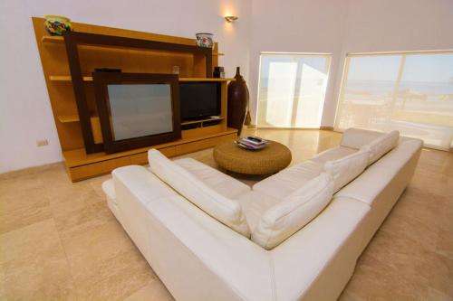 www.laspalmasreservations.com