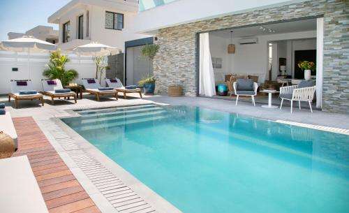 www.louisvillas.com