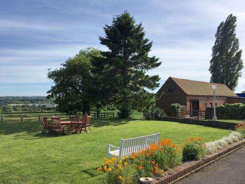 www.colthropmanor.co.uk