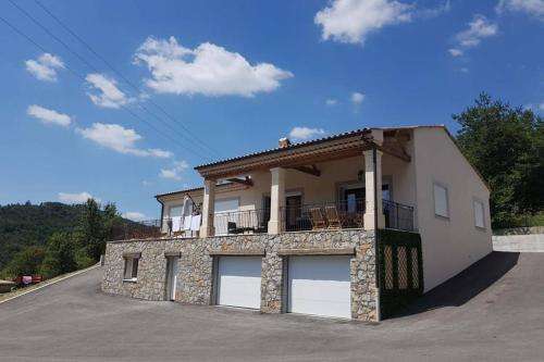 www.chateau-taulane.com