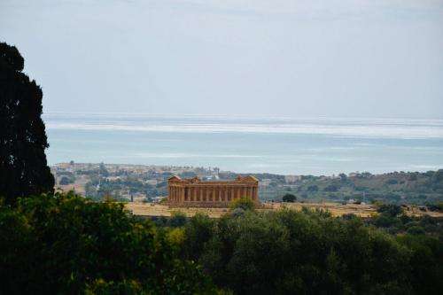www.hotelvillaathena.it