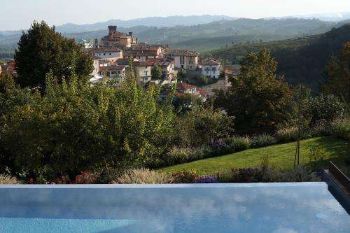 www.villacarlabarolo.it