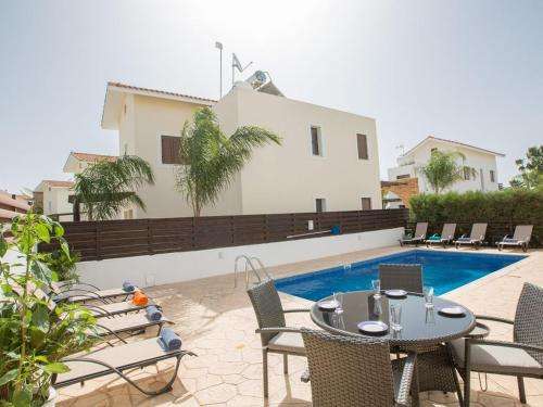 www.thevilla-ayiathekla.co.uk