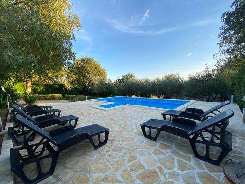 www.stone-holiday-homes.com