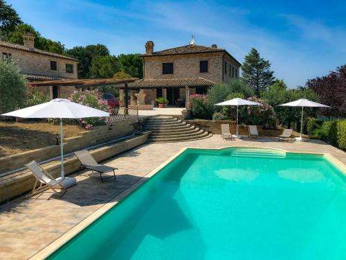 www.villadellerose-civitanova.com