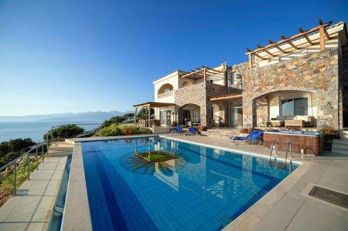 www.villalamiragecrete.com