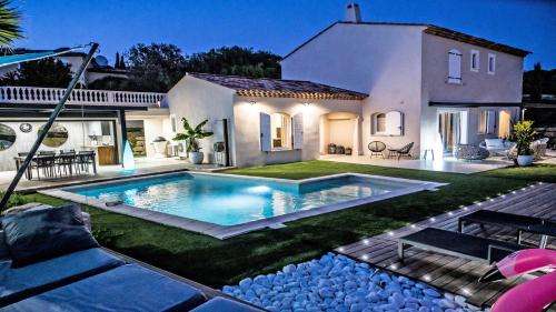www.village-oustaldelmar.com