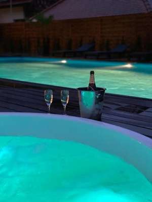 www.villawarchaly.pl