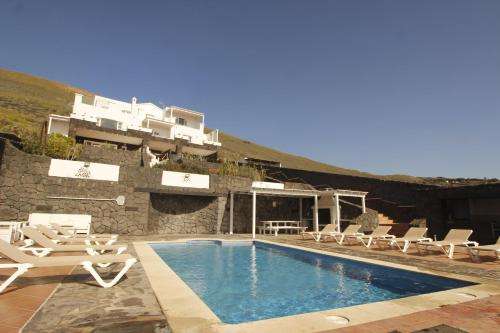 www.mrlanzarotevillas.com