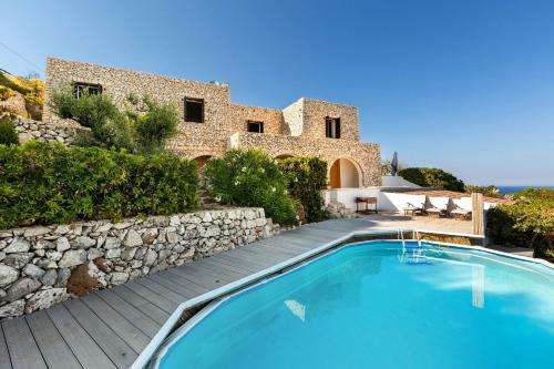 www.villalameccaleuca.it