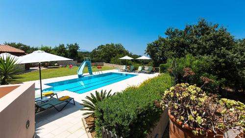 www.acornvilla.gr