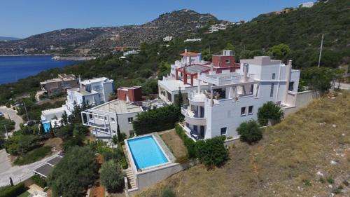 www.attikahost.gr
