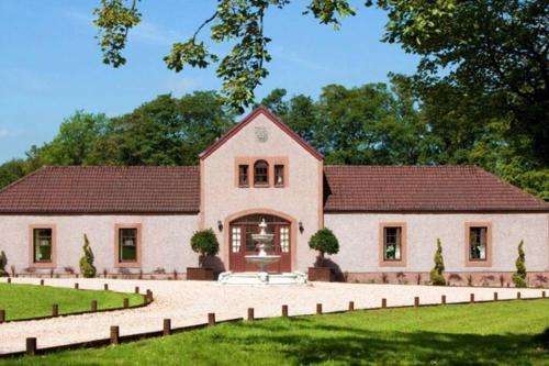 www.glenberviehousehotel.com