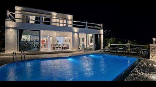 www.thecosmopolitanvilla.com