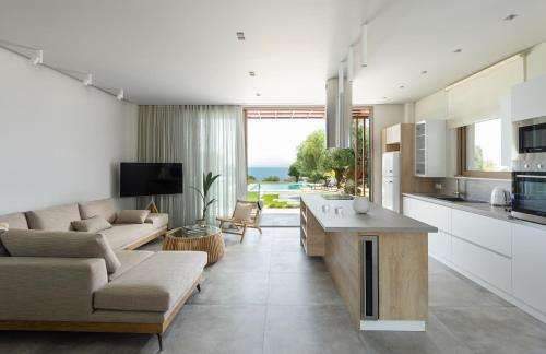 www.luriahomes.com