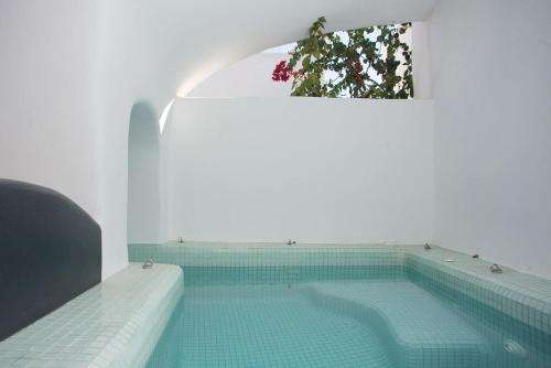 www.villa-orpheus-santorini.com