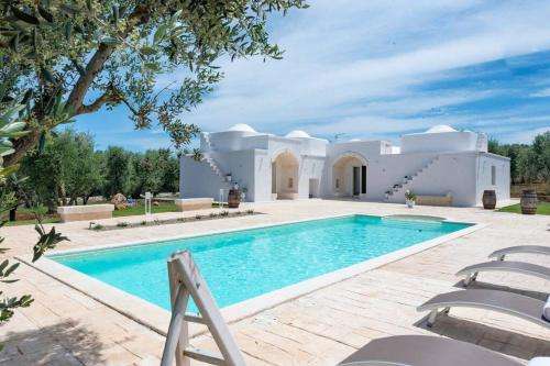 www.villasaracenaostuni.com
