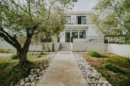 www.laurus-residence.com