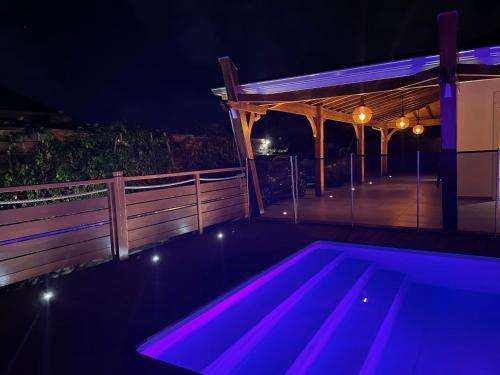 www.fleursdepices-guadeloupe.com