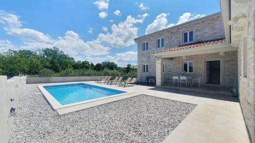 www.villaleon.info