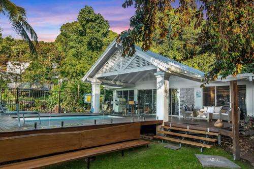 www.cairnsbeachhouseouroasis.com