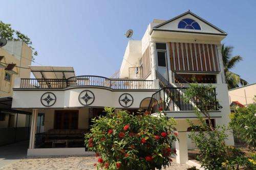 www.divinehomestaytirupati.com