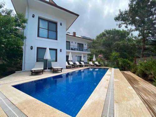 www.faralyalimonhotel.com