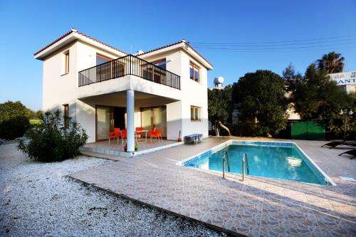 www.villaelina.com