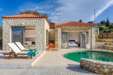 Canna Villa