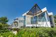 Luxury mashion hill
